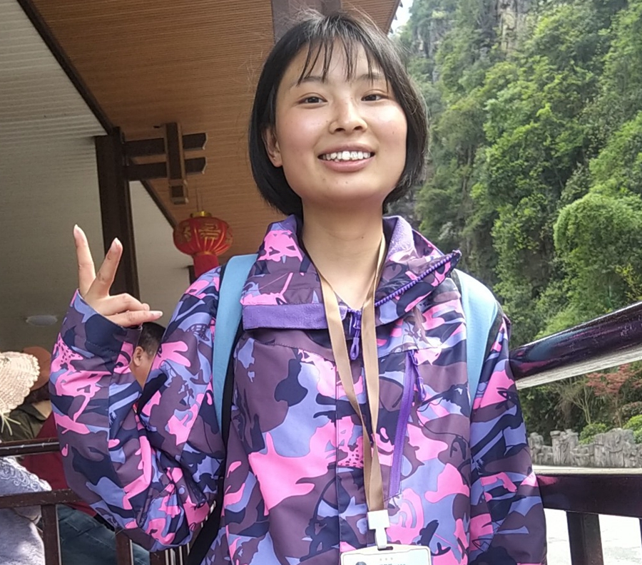 Zhangjiajie Tour Guide (Ashley Wang)