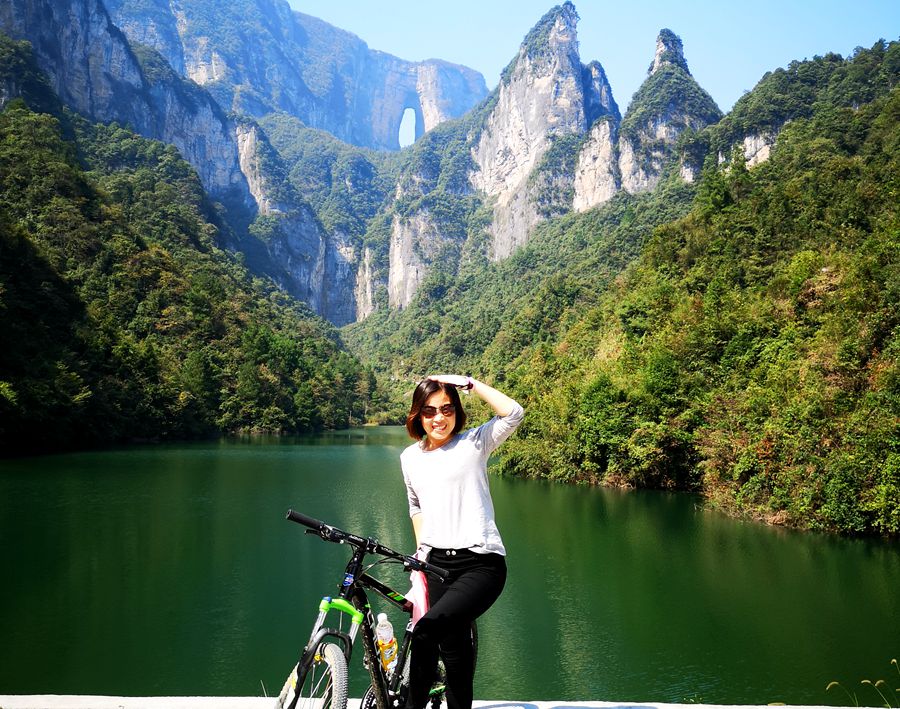 Zhangjiajie Tour Operator (Venus Long)