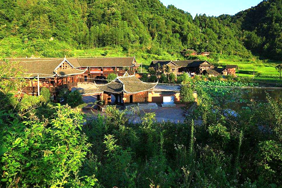 Zhangjiajie Shiyanping Tujia Village