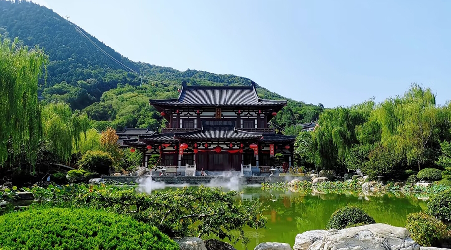 Huaqing Pool in Xi'an - Historic Hot Spring Resort of the Tang Dynasty