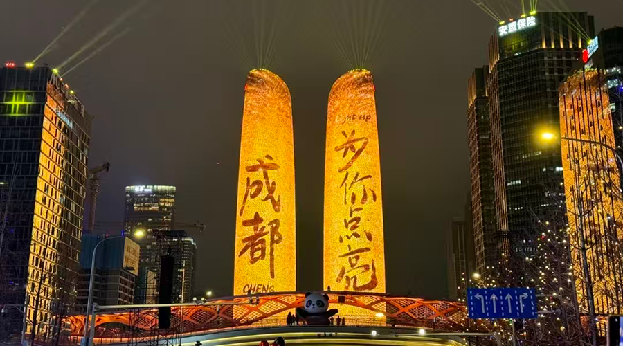 Chengdu-Tianfu-Twin-Towers-Colorful-Light-Show