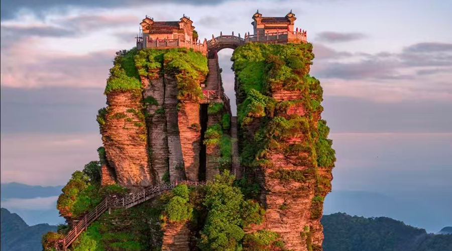 Fanjing-Mountain-Hongyun-Golden-Summit